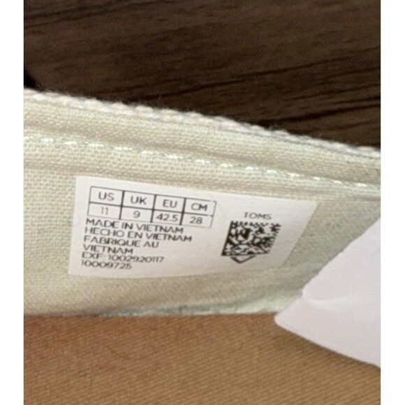 TOMS Slip On Shoe Women's Blue Red Cream Striped Canvas Sneaker Casual Size 11 - Picture 4 of 6